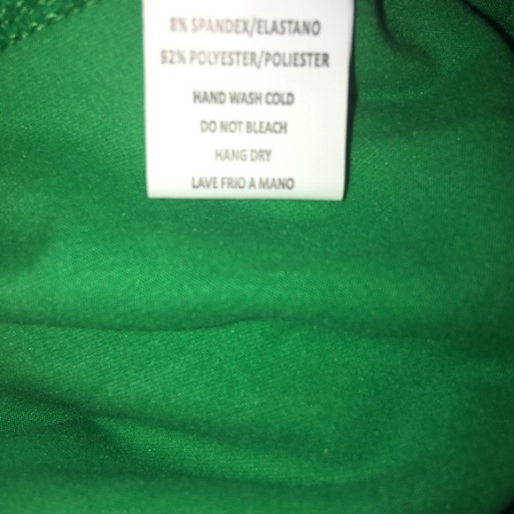 Leggings Depot Kelly Green Solid Capris OSFM NWT - Picture 2 of 6